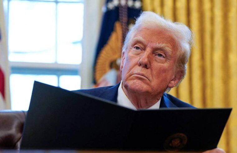 Casa Branca confirma que Trump seguirá com novas tarifas apesar de tensão global