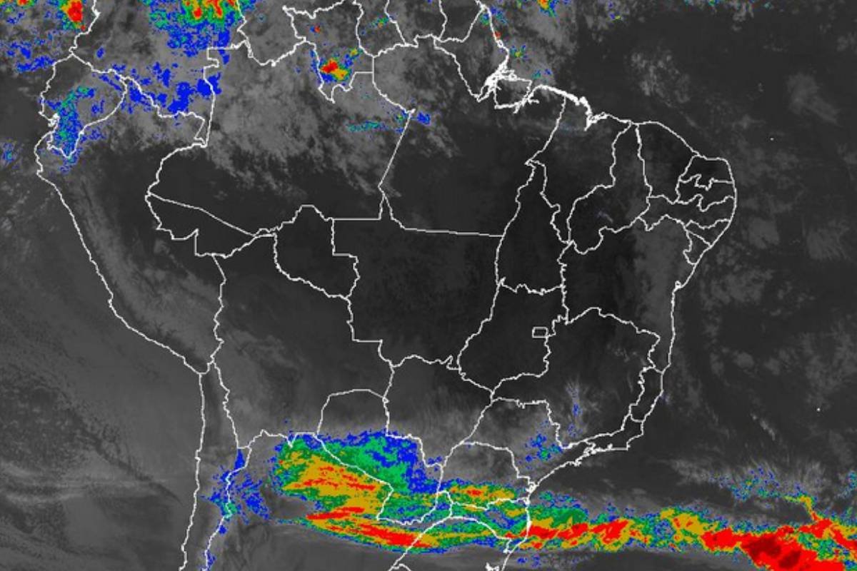 Frente fria avança e causa temporais no Centro-Sul do Brasil