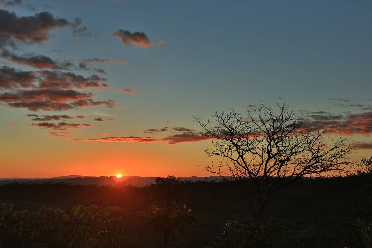 Maio traz queda de temperatura e risco de geada, mas calor ainda pode surpreender